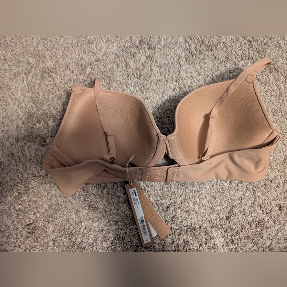 NWT Skims Fits Everybody Tshirt Bra - Picture 2 of 5